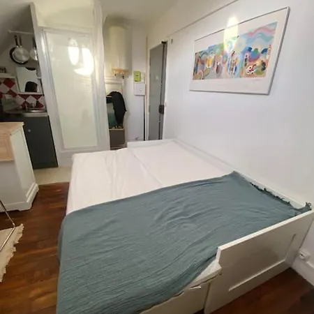 Studio Cosy Et Central Sous Les Toits De Paris Exterior photo